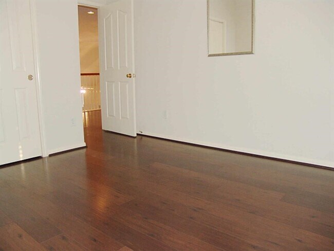 Building Photo - 3127 Edgewood Dr