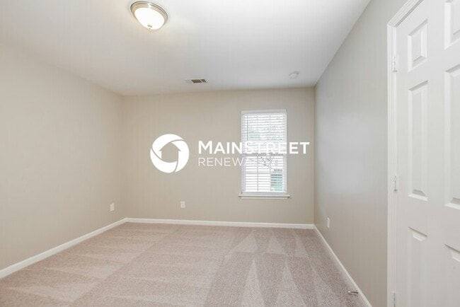 Building Photo - 4 Bedroom Pet-Friendly Home in Charlotte, ...
