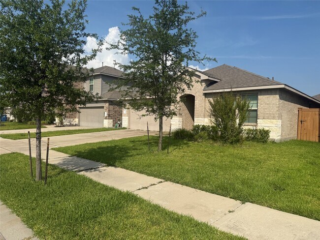 Building Photo - 15310 Dinnet Berm Dr