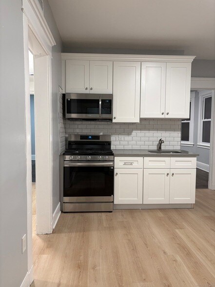 Building Photo - 72 4th St