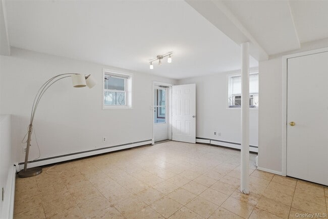 Building Photo - 25 Woodland Terrace Ct