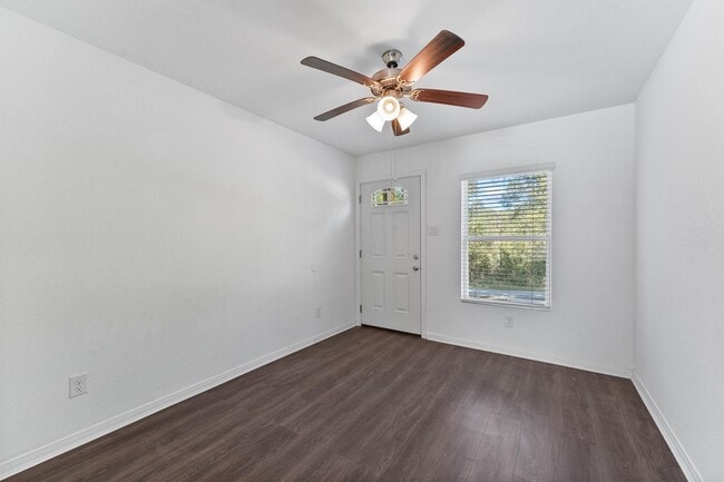 Building Photo - 771 Plum Tree Cir