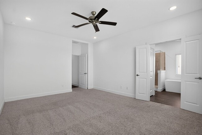Building Photo - Beautiful 3-Bedroom Home with Open Floor Plan, Washer & Dryer Included in Conroe