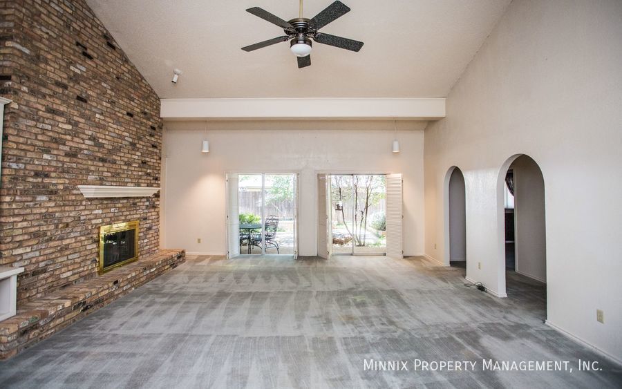 Building Photo - 7713 Lynnhaven Ave