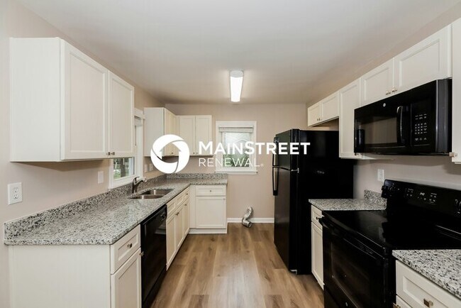 Building Photo - 3 Bedroom Pet-Friendly Home in MONROE, NC with Main Street Renewal