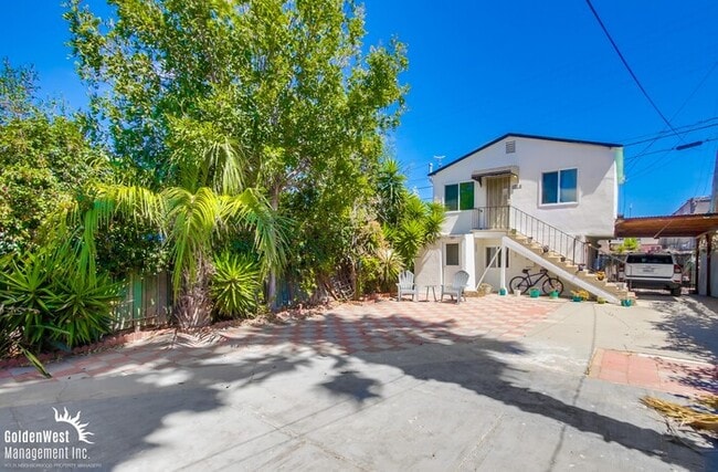 Building Photo - Beautifully Renovated 1Bdm 1Ba Apartment i...