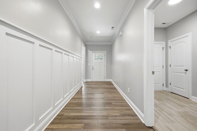 Building Photo - 511 Pondpine Ln