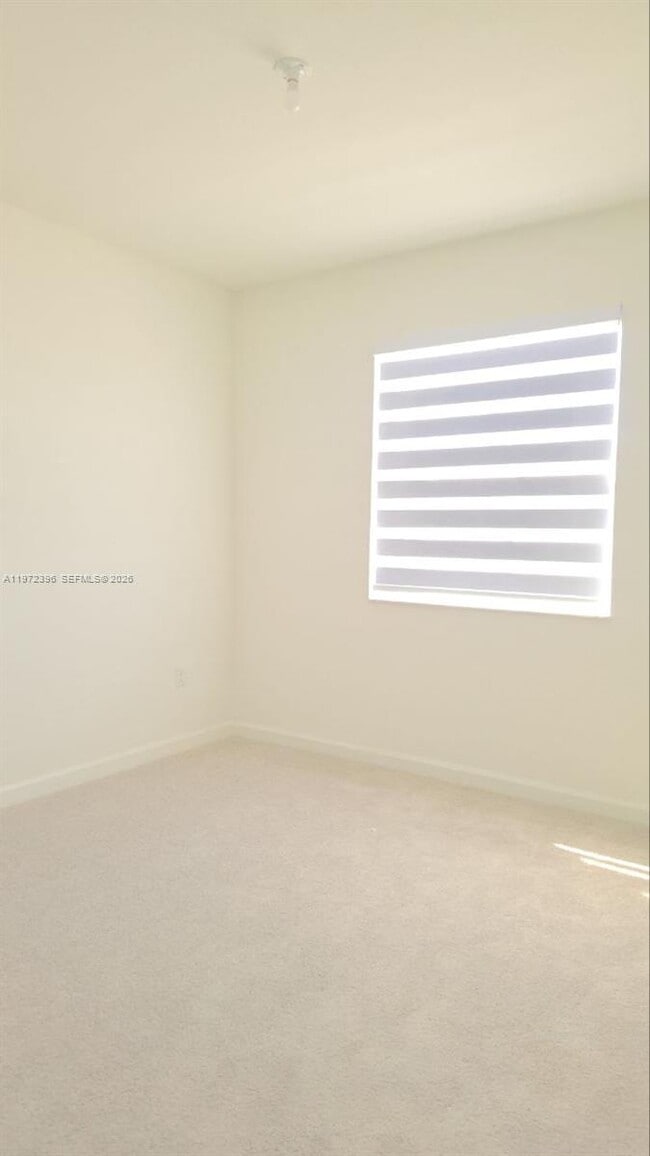 Building Photo - 2741 SE 24th Ct