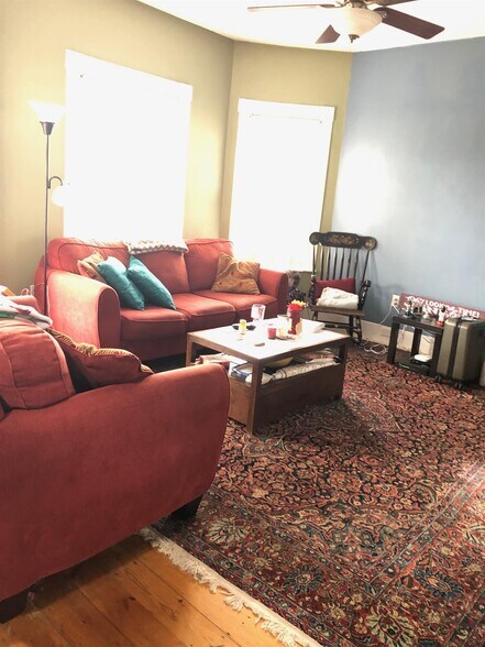 Building Photo - 84 Hudson St