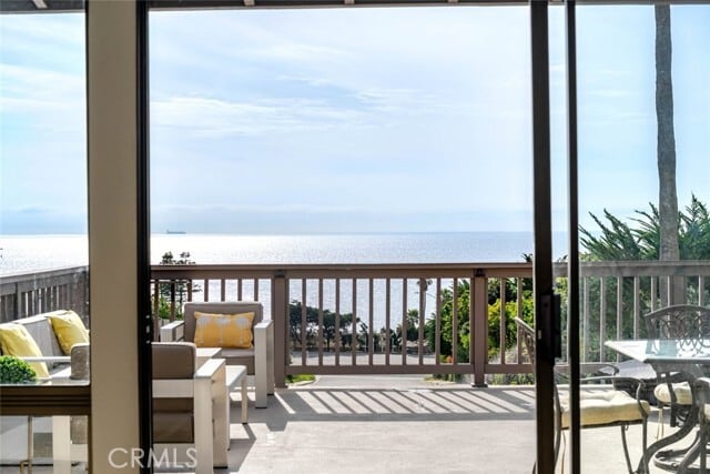 Building Photo - 11813 Ellice St