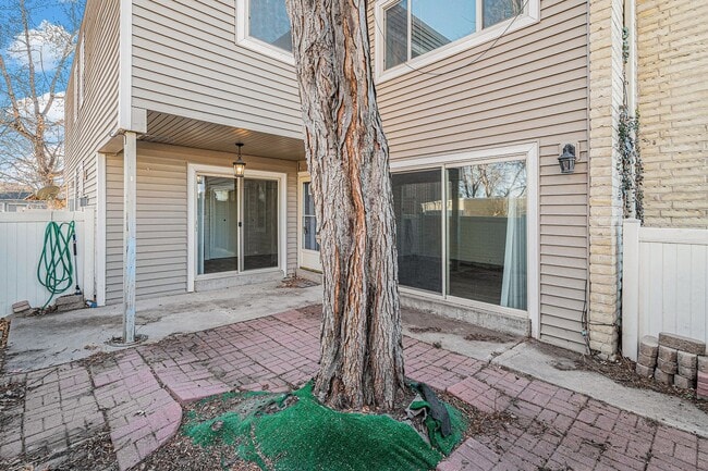 Building Photo - 9574 E Kansas Cir