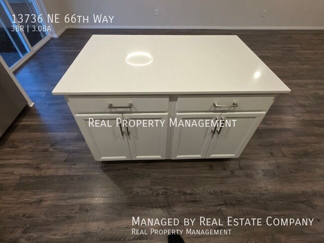 Building Photo - 13736 NE 66th Wy