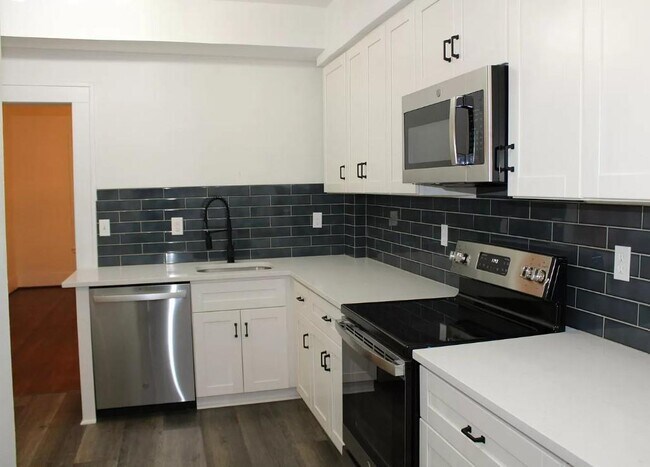 Building Photo - 5634 Willis Ave