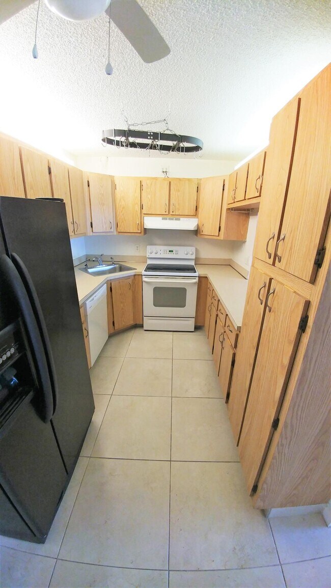 Building Photo - 1001 Green Pine Blvd