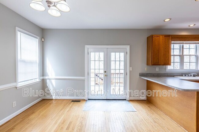 Building Photo - 2304 Ravenswood Ct