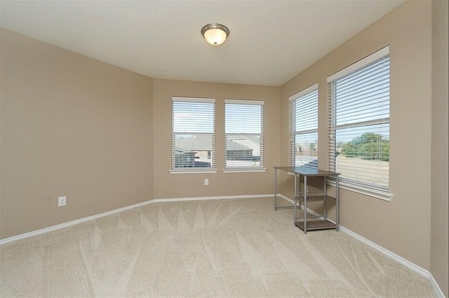 Building Photo - 105 Golden Bear Dr