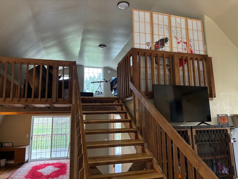 Building Photo - 432 N Yodel Ln