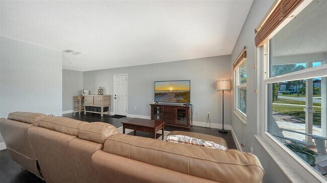 Building Photo - 3507 Pinecrest St