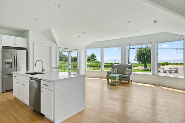 Building Photo - 50 Beach View Dr