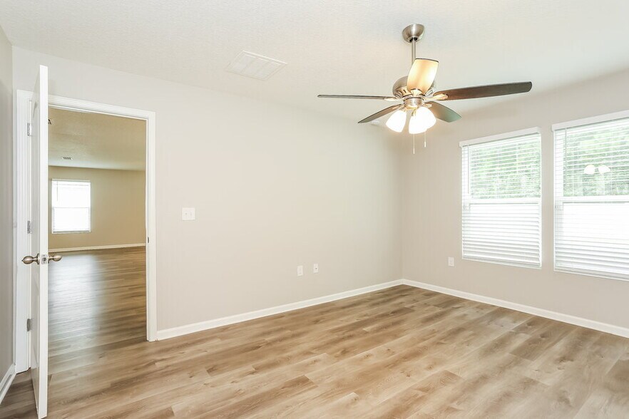 Building Photo - 12221 Glimmer Wy