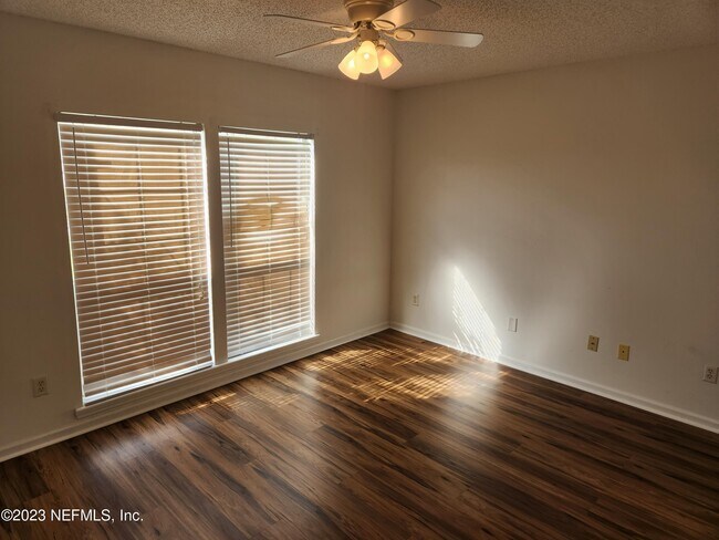 Building Photo - 1263 Crepe Myrtle Ct