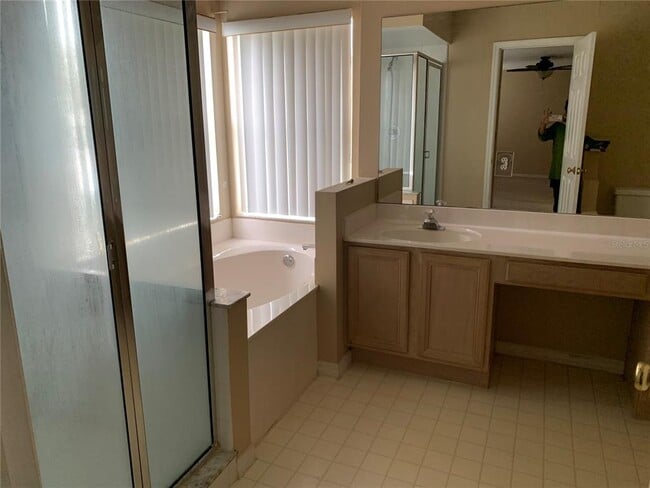 Building Photo - 3814 Regents Way