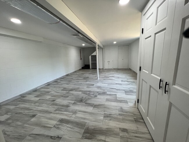 Building Photo - 138 High St