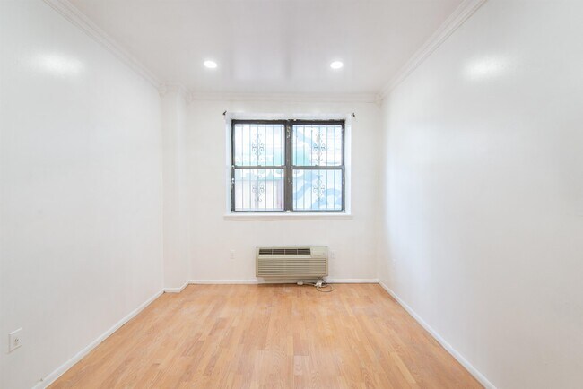 Building Photo - 111 Mulberry St