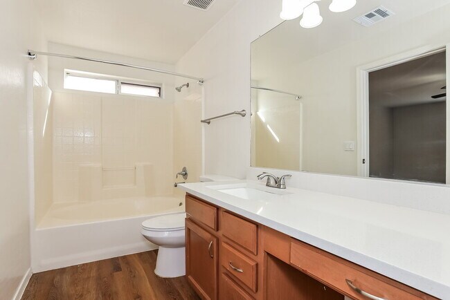 Building Photo - 4966 E Magnus Dr