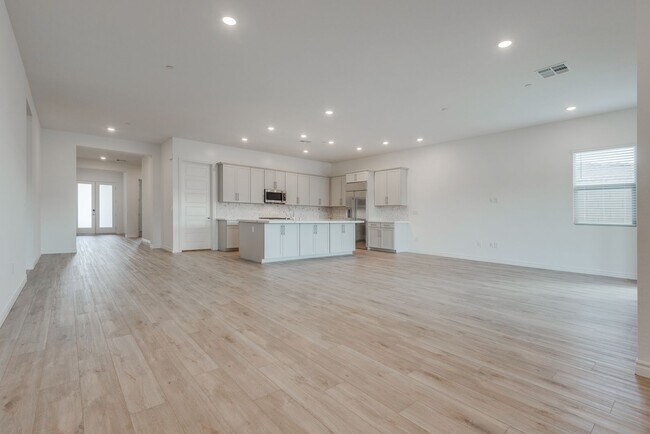 Building Photo - Single story in the exclusive master planned community of Heritage in Stonebridge!