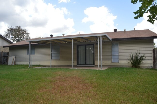 Building Photo - Beautiful remodeled 3 bed 2 bath home in L...