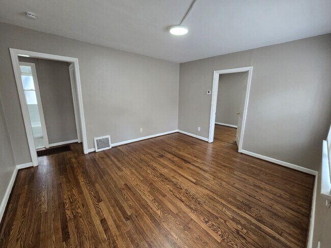 Building Photo - Florissant 3-Bedroom Rental – Affordable &...