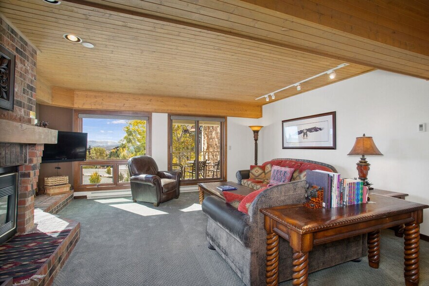 Building Photo - 2250 Apres Ski Way