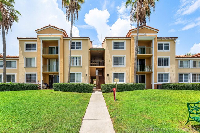 Building Photo - 167 Yacht Club Way