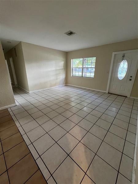 Building Photo - 418 E Evanston Cir