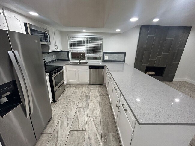 Building Photo - 2905 Spring Brook Dr
