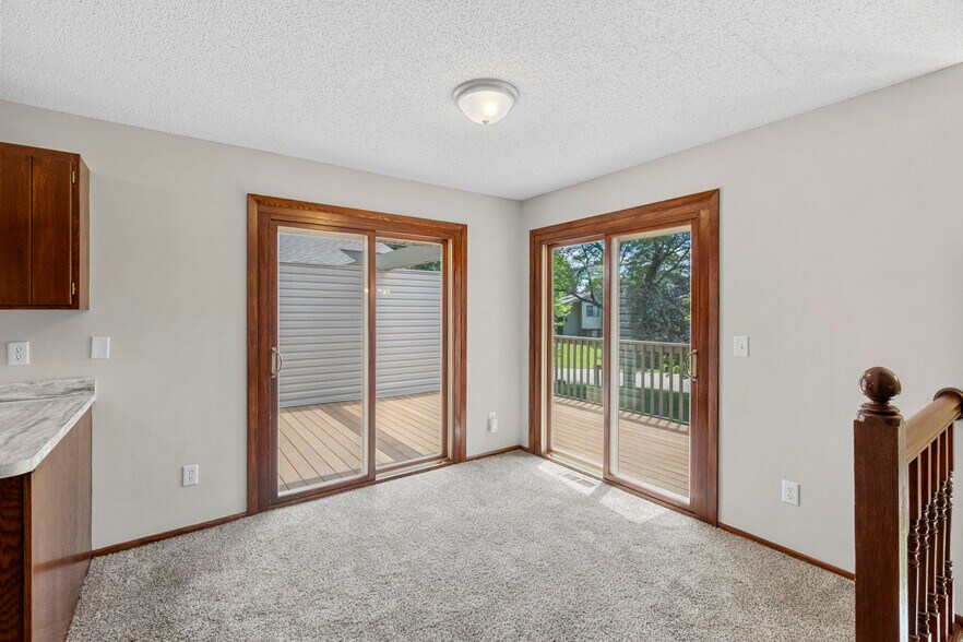 Multiple sliders to MF deck - 9774 Dorset Ln