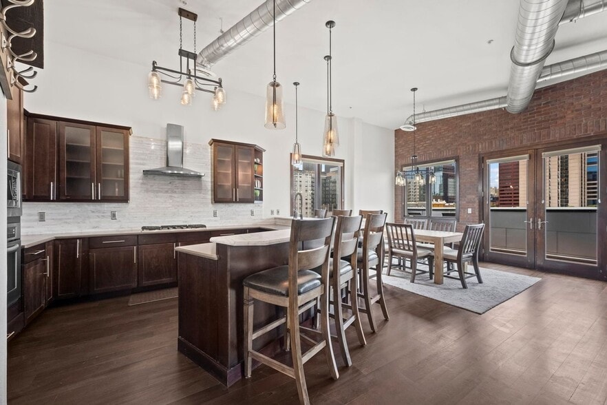 Building Photo - 2101 Larimer St