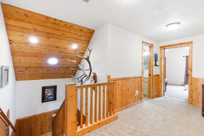 Building Photo - Spacious 4-Bedroom Home in the Heart of Sh...