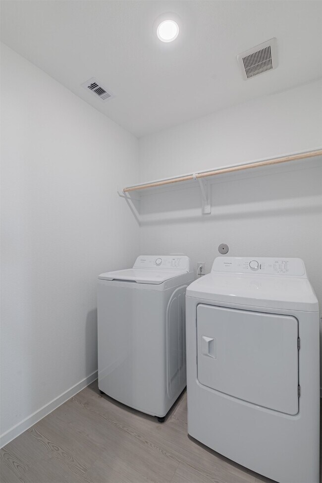 Building Photo - 26718 Willow Ln