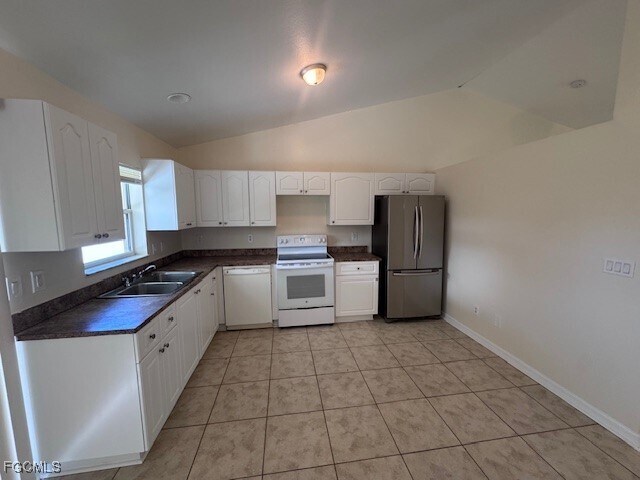 Building Photo - 1118 Copley St E