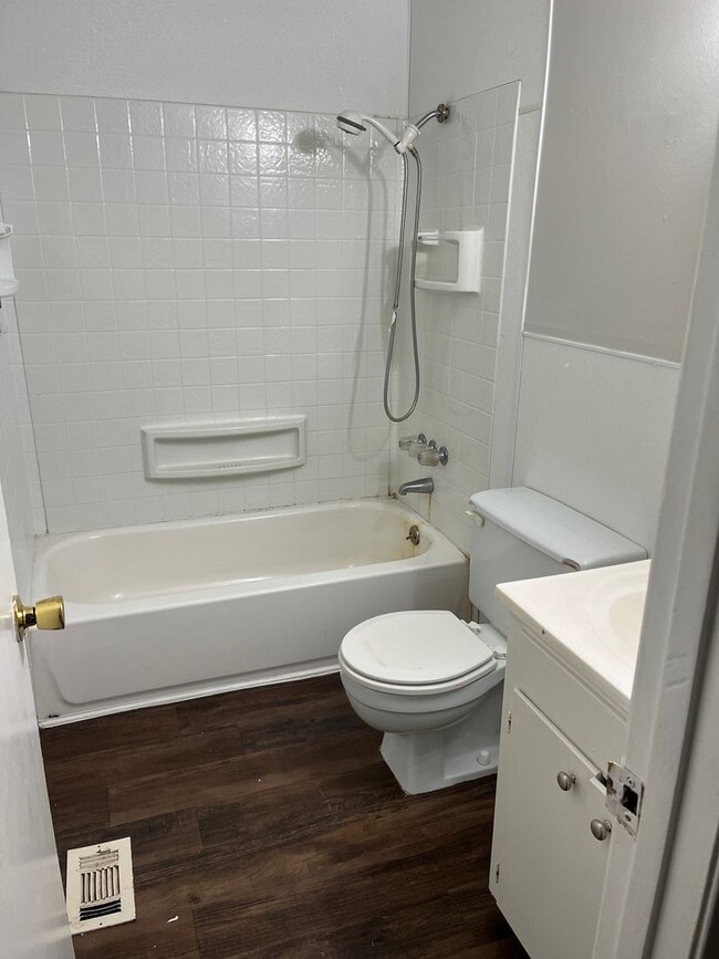 Building Photo - Country living - 4BR/2BA in Keithville - o...