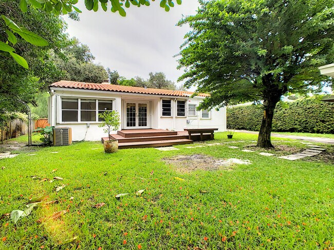 Building Photo - 160 NW 101st St