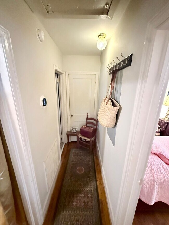 Building Photo - 130-140 Marion Dr