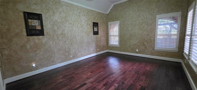 Building Photo - 1001 Llano Trce