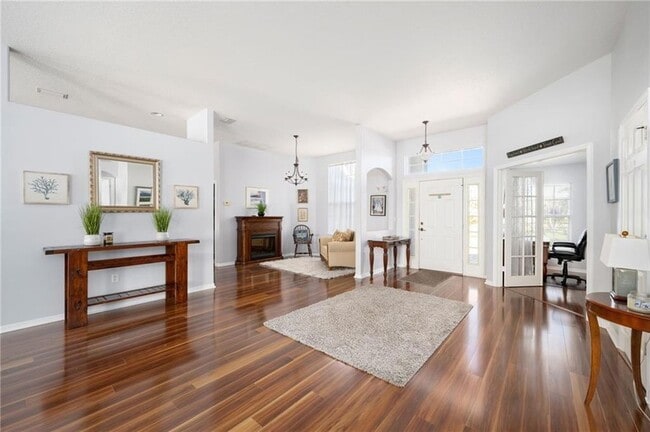 Building Photo - 935 Southlakes Way SW