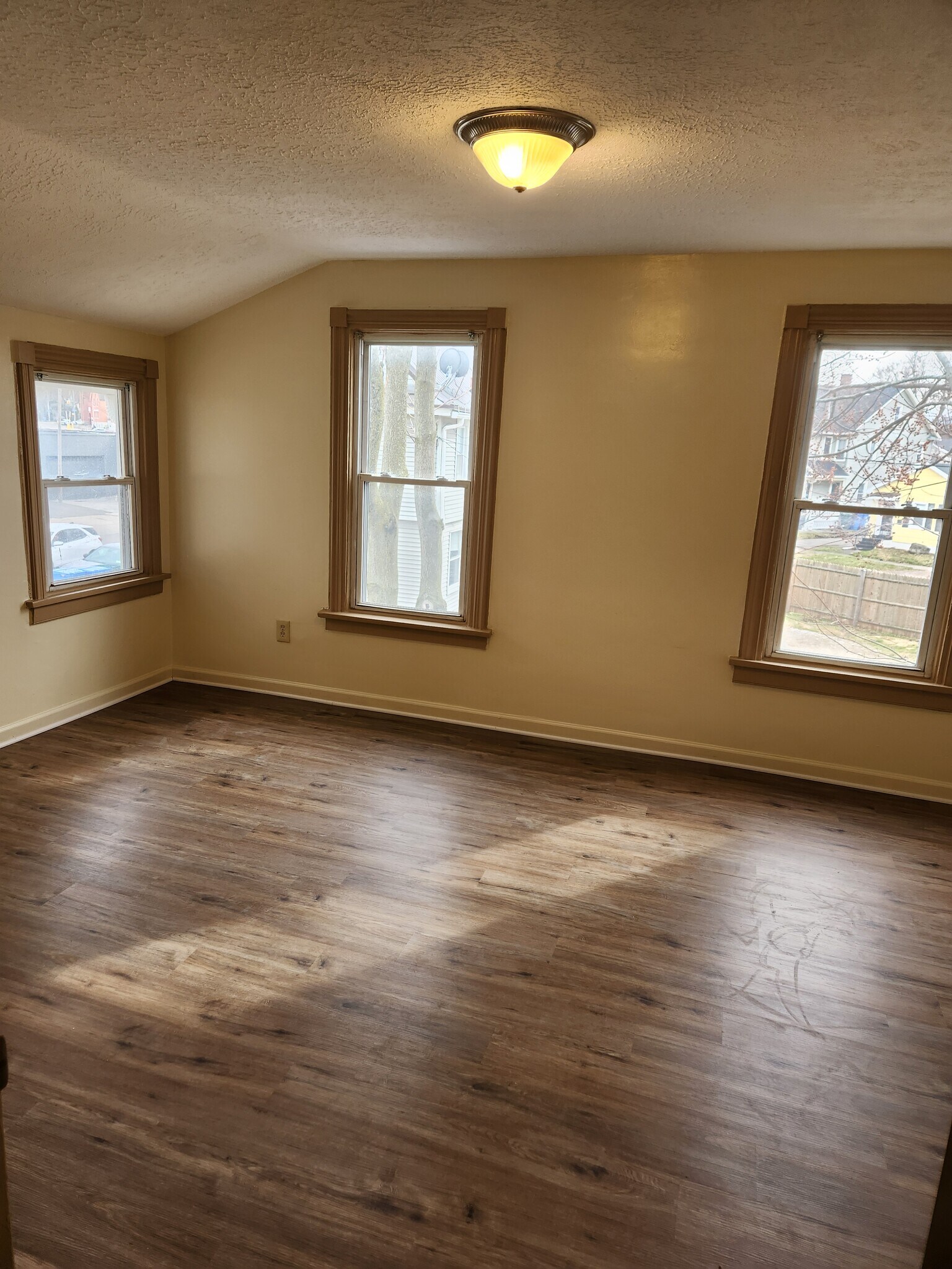 Building Photo - 153 S Union St