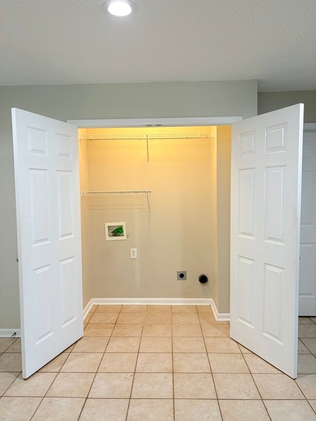 Building Photo - 436 Catalpa Cir