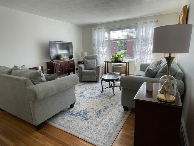 Building Photo - 32 Whitman Rd