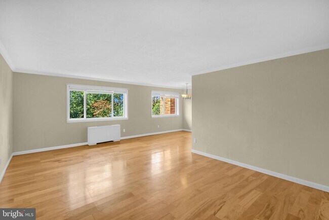 Building Photo - 5111 8th Rd S